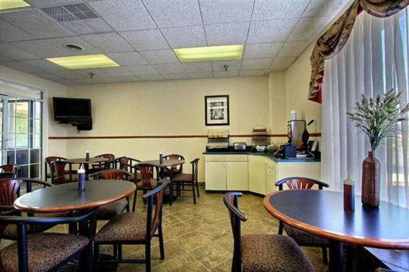 Days Inn & Suites By Wyndham Mt Pleasant Mount Pleasant Extérieur photo