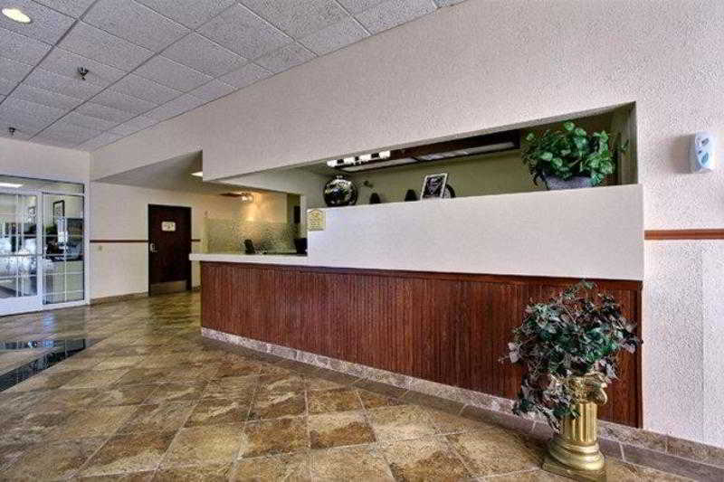 Days Inn & Suites By Wyndham Mt Pleasant Mount Pleasant Intérieur photo