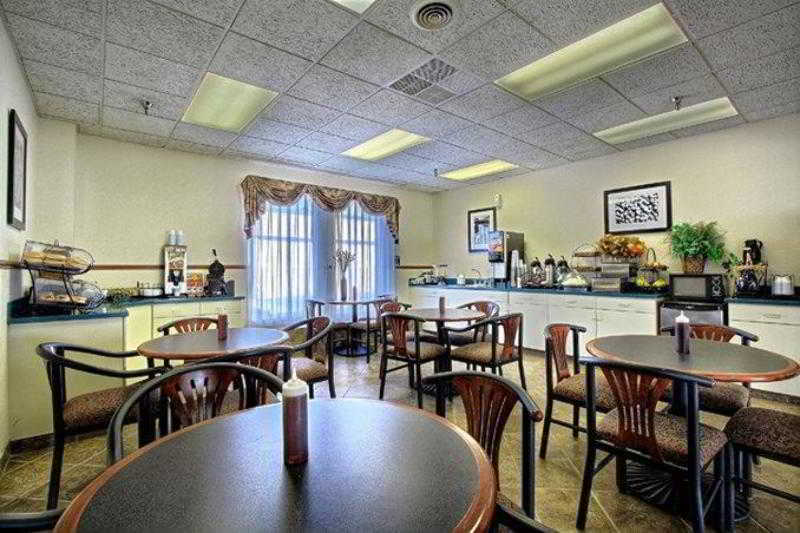 Days Inn & Suites By Wyndham Mt Pleasant Mount Pleasant Extérieur photo
