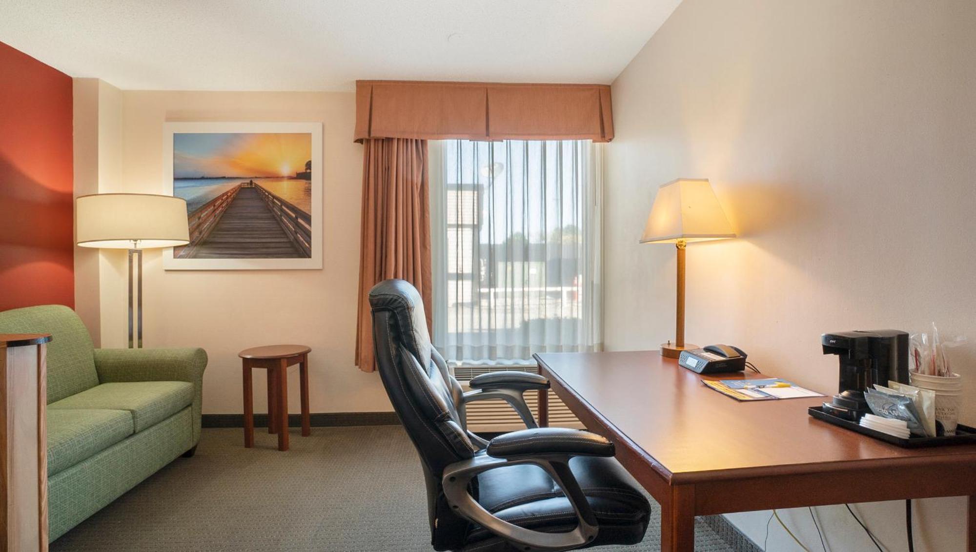 Days Inn & Suites By Wyndham Mt Pleasant Mount Pleasant Extérieur photo