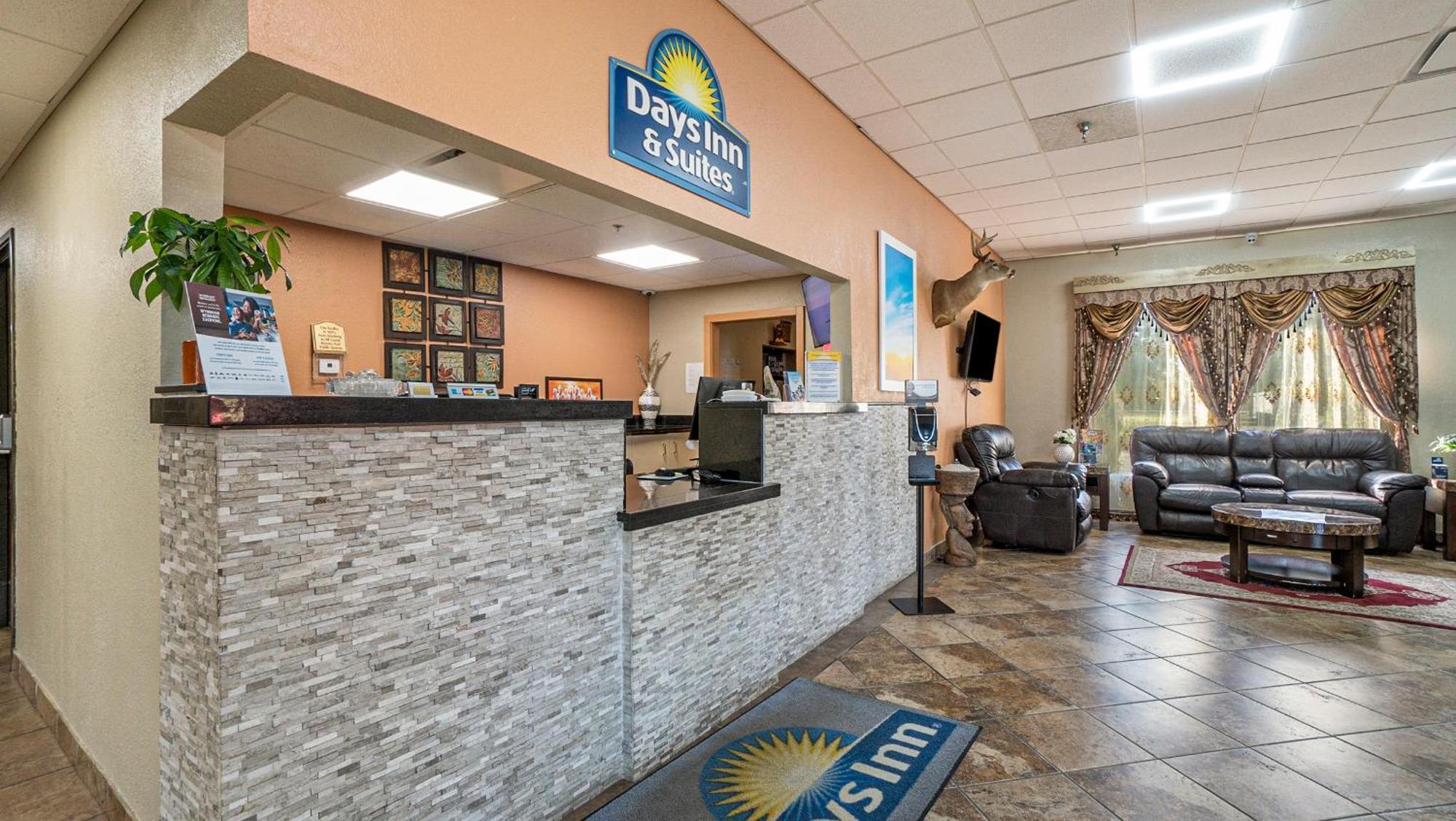 Days Inn & Suites By Wyndham Mt Pleasant Mount Pleasant Extérieur photo
