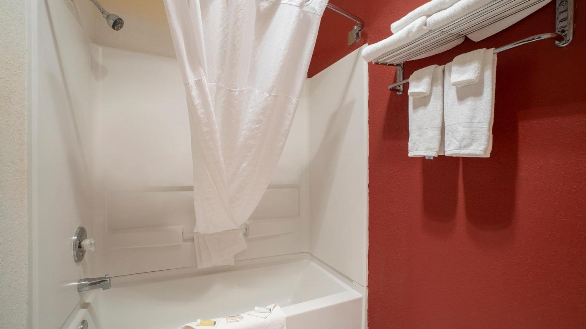 Days Inn & Suites By Wyndham Mt Pleasant Mount Pleasant Chambre photo