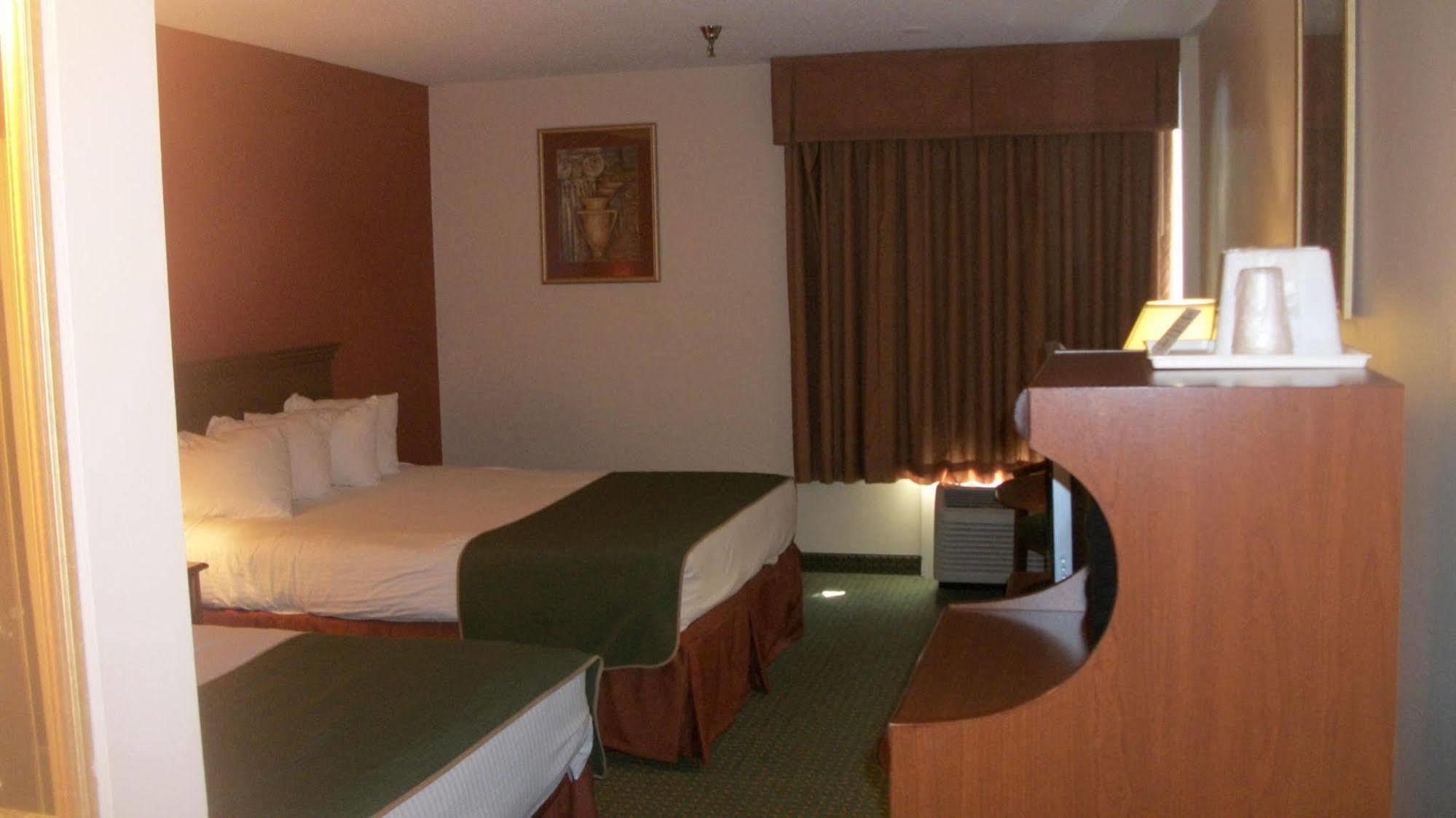 Days Inn & Suites By Wyndham Mt Pleasant Mount Pleasant Extérieur photo