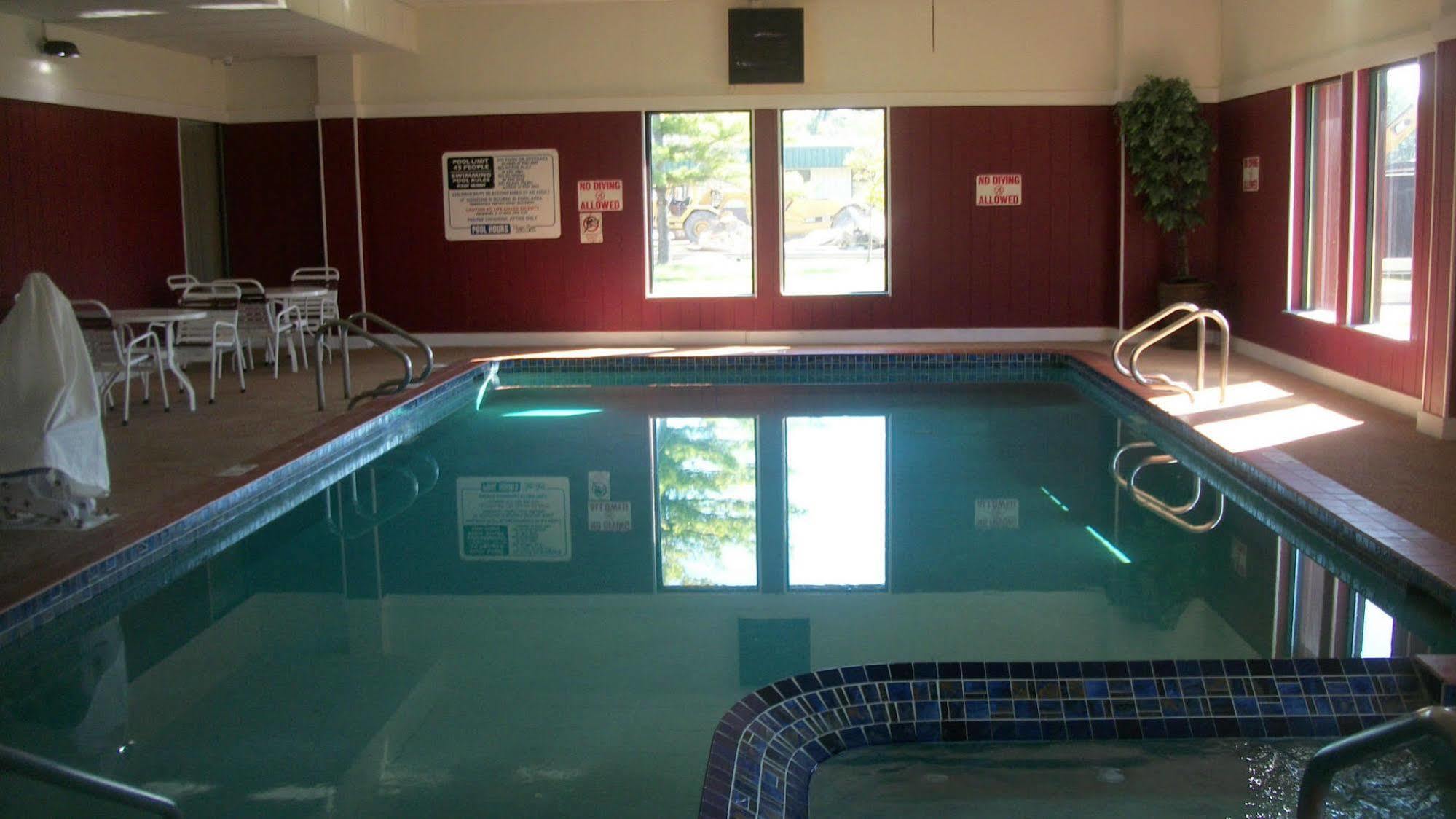 Days Inn & Suites By Wyndham Mt Pleasant Mount Pleasant Extérieur photo